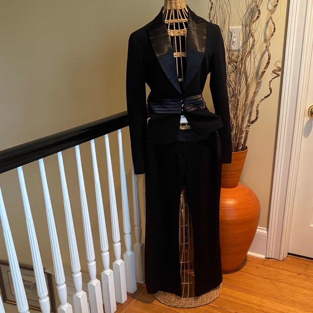 Cache classy formal pant suit in black. Made in Canada